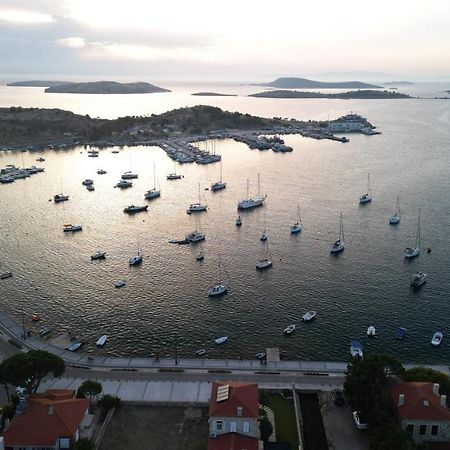 Limon Pansiyon Foça Buitenkant foto